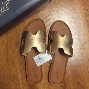 NWT Target/Universal Thread Sandals